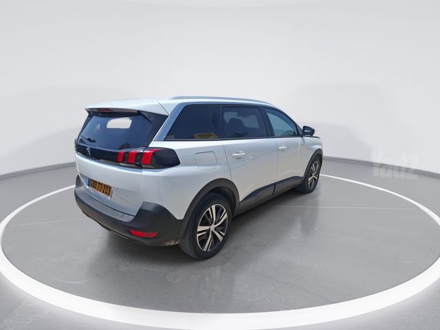 פיג'ו 5008