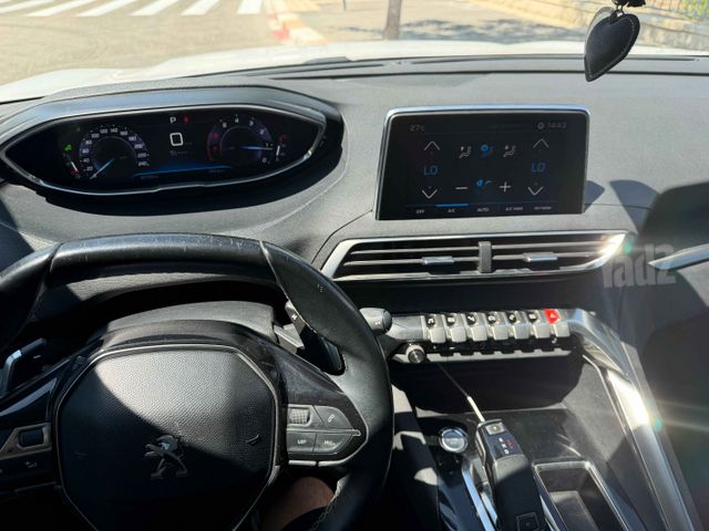 פיג'ו 3008