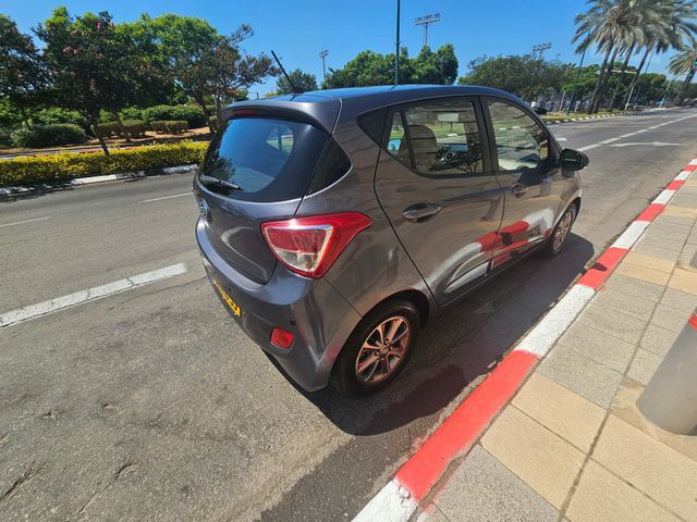 יונדאי i10