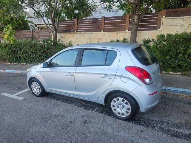יונדאי i20