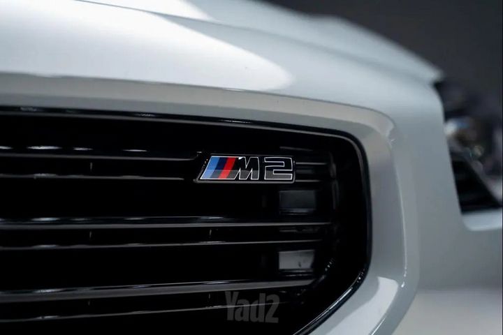 ב מ וו M2