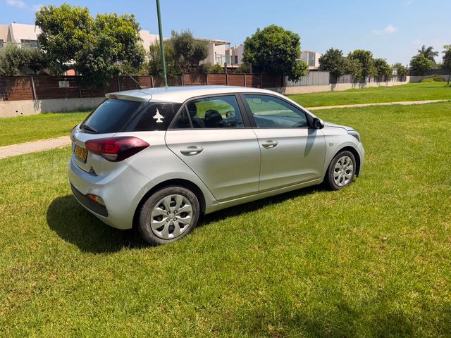יונדאי i20