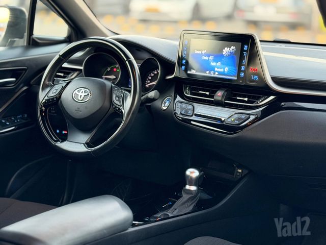טויוטה C-HR