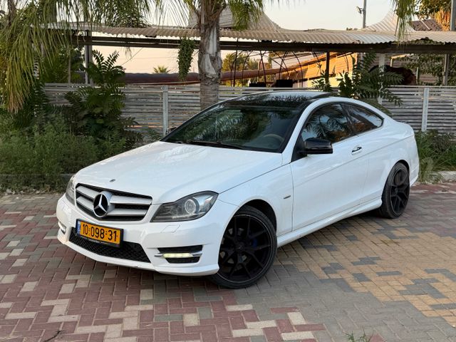 מודעת רכב מרצדס-בנץ C-class