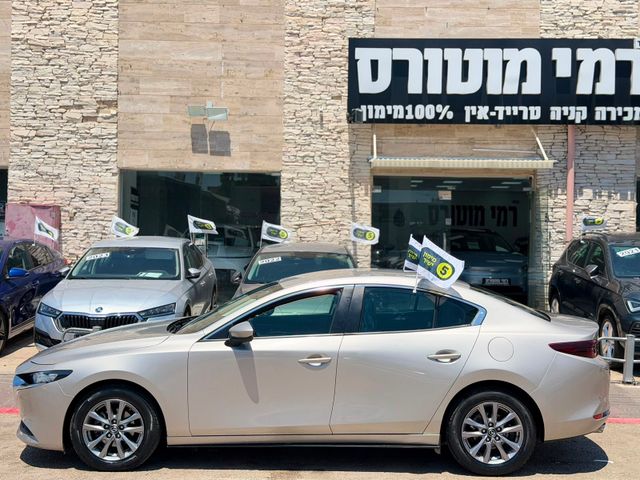 מאזדה 3