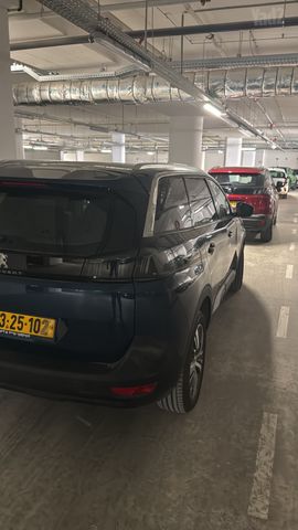 פיג'ו 5008