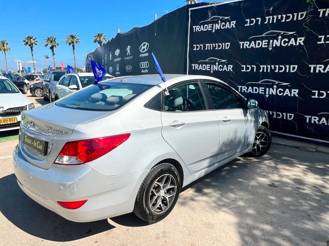 יונדאי אקסנט i25