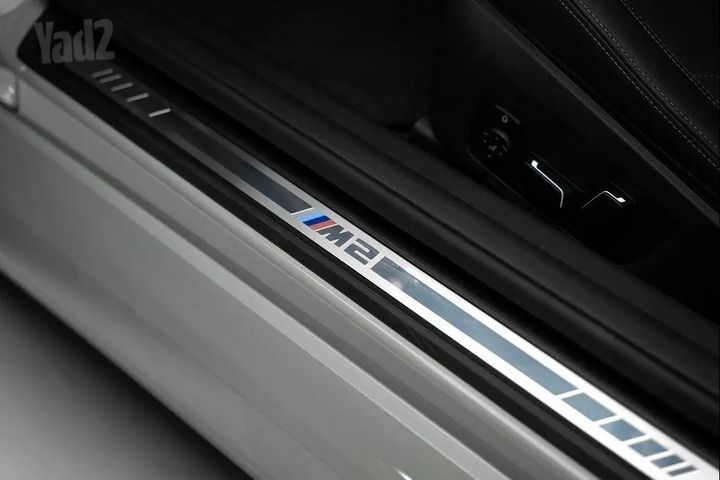 ב מ וו M2