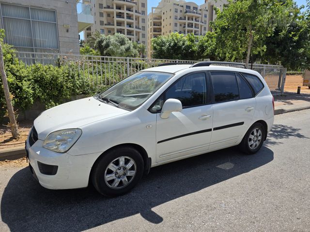 מודעת רכב קיה קארנס