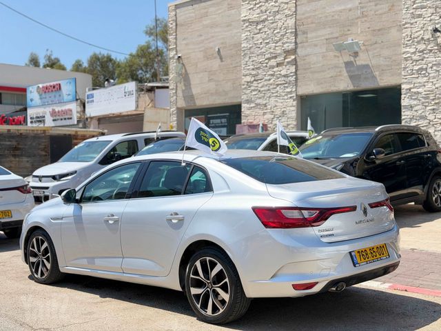 רנו מגאן