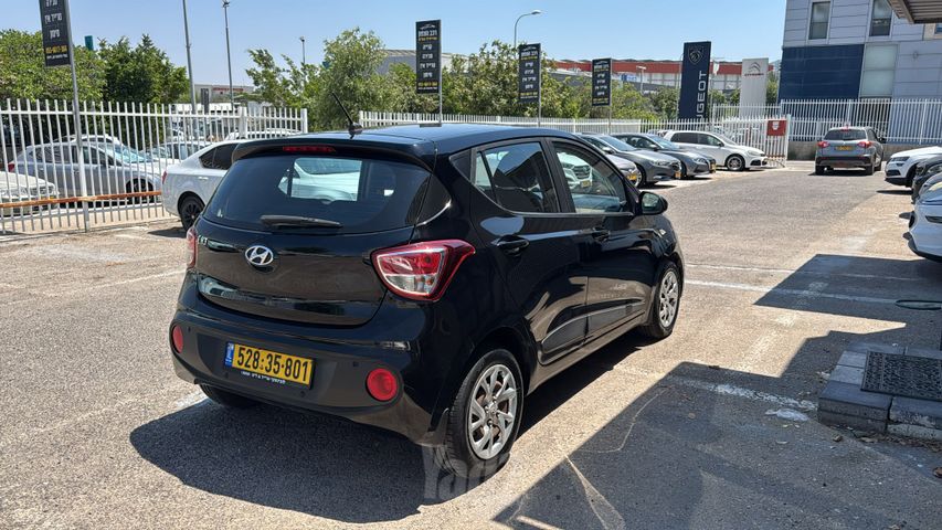יונדאי i10