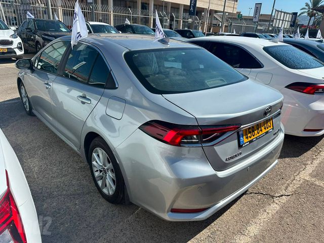 טויוטה קורולה