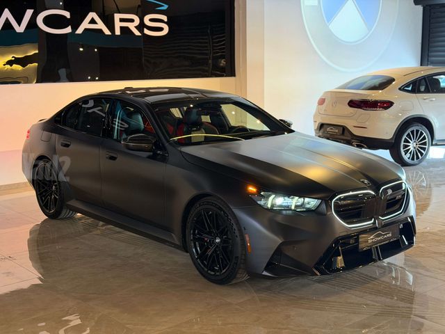 ב מ וו M5