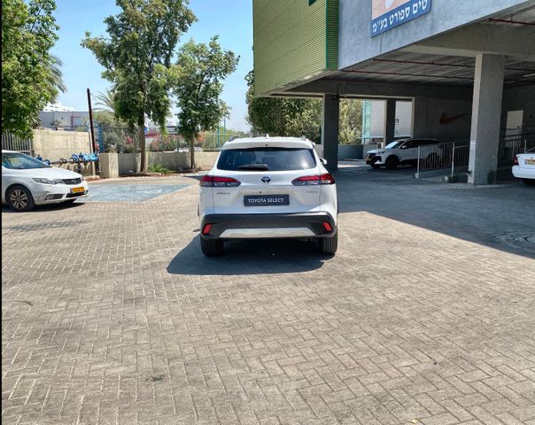 טויוטה קורולה קרוס