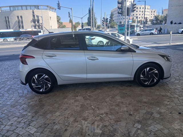 יונדאי i20