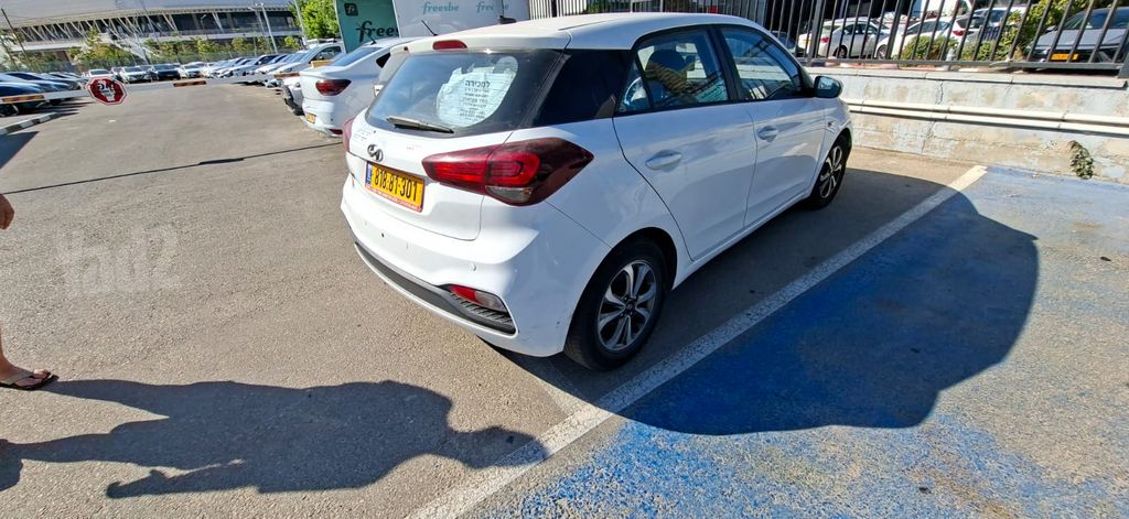 יונדאי i20