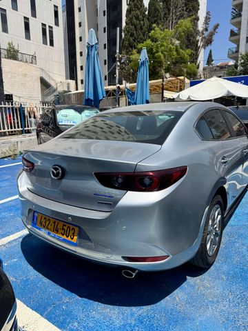 מאזדה 3