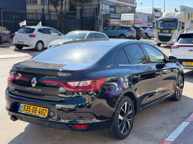 רנו מגאן