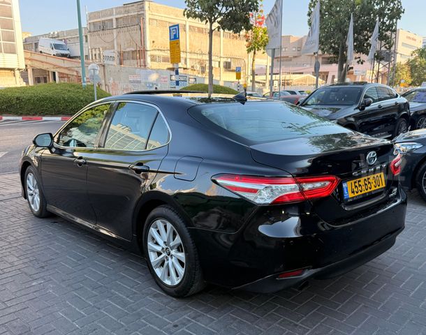 טויוטה קאמרי