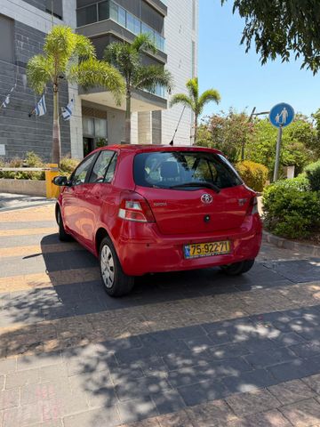 טויוטה יאריס
