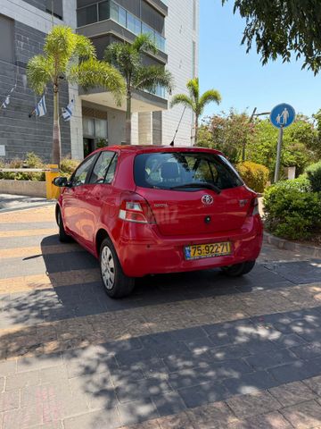 טויוטה יאריס