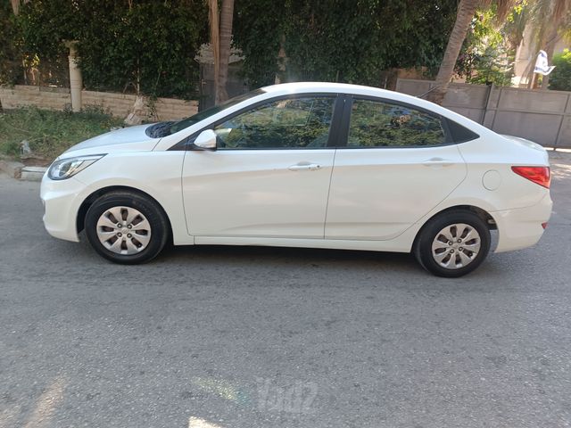 יונדאי אקסנט i25