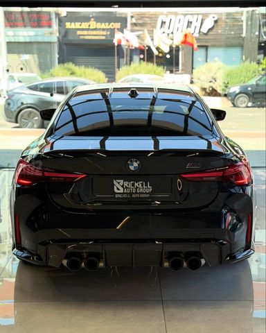 ב מ וו M4