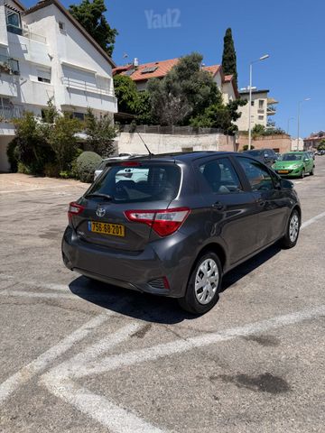 טויוטה יאריס