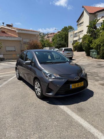 טויוטה יאריס