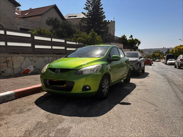 מודעת רכב מאזדה 2
