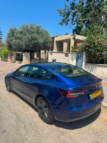 מודעת רכב טסלה מודל 3