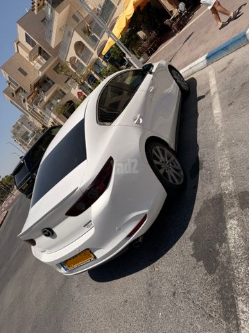 מאזדה 3