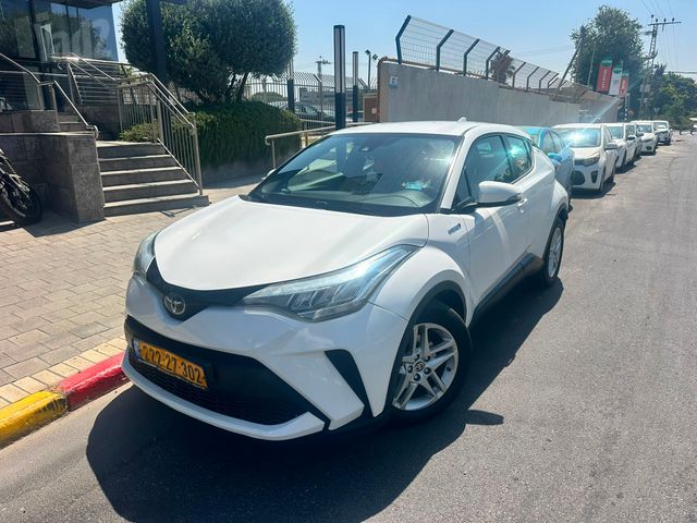 מודעת רכב טויוטה C-HR