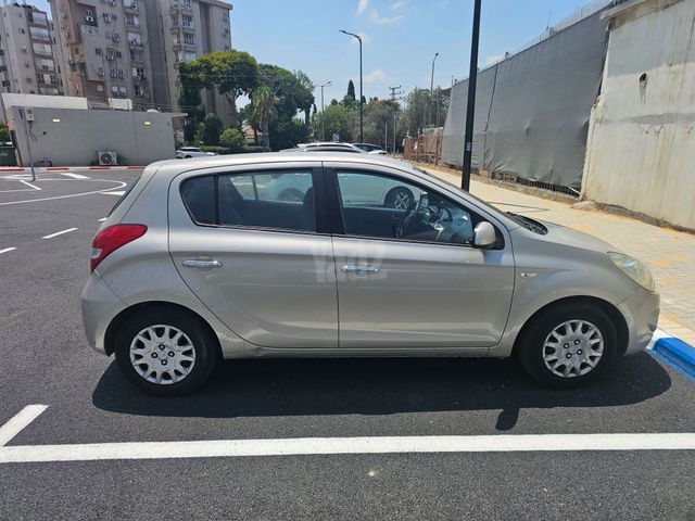 יונדאי i20