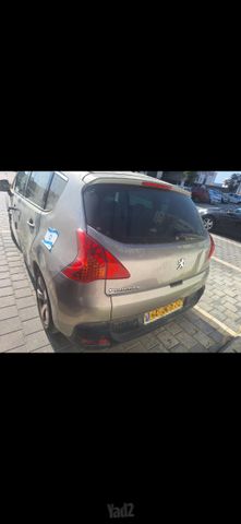 פיג'ו 3008