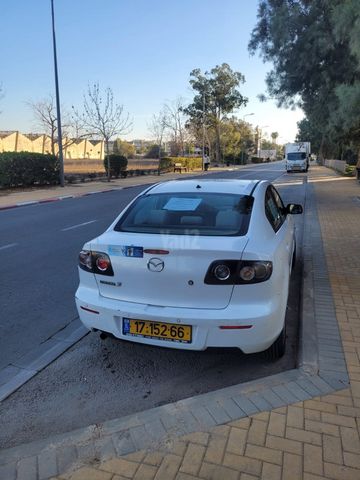 מודעת רכב מאזדה 3