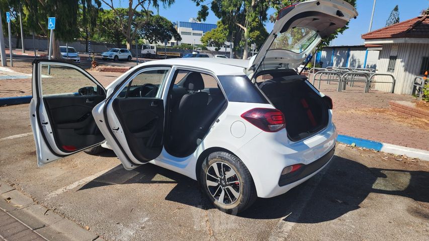 יונדאי i20
