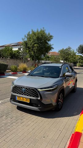 מודעת רכב טויוטה קורולה קרוס