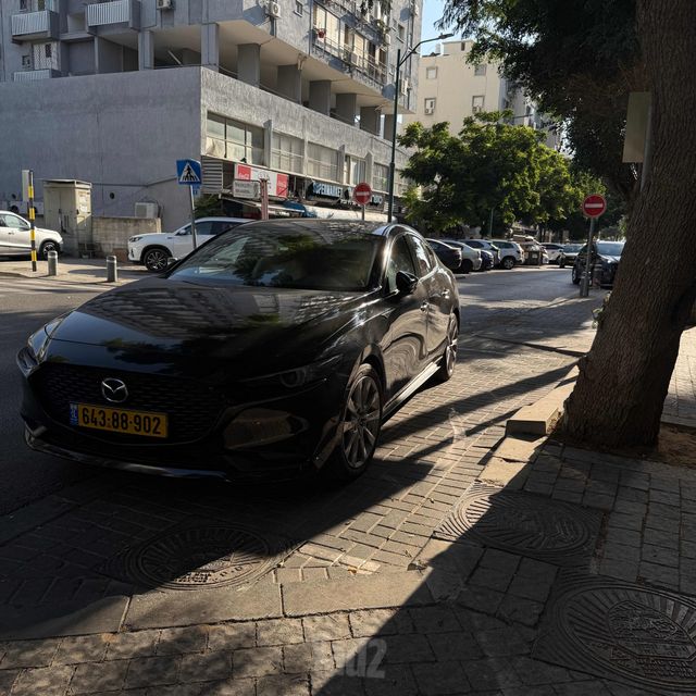 מודעת רכב מאזדה 3
