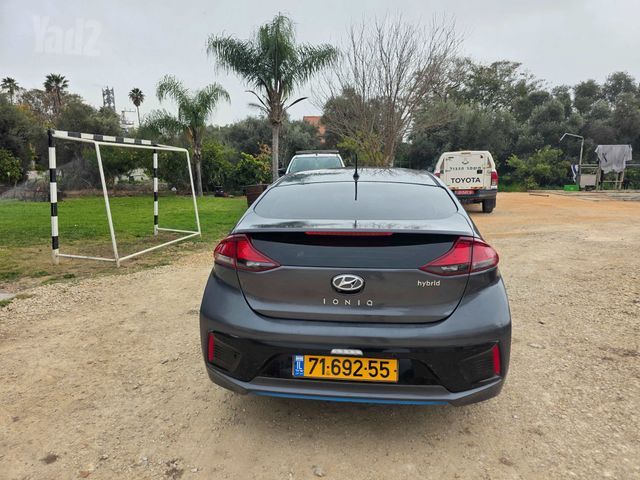 יונדאי איוניק
