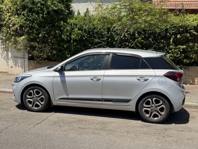 מודעת רכב יונדאי i20