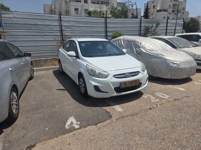 יונדאי אקסנט i25