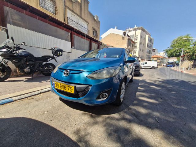 מודעת רכב מאזדה 2