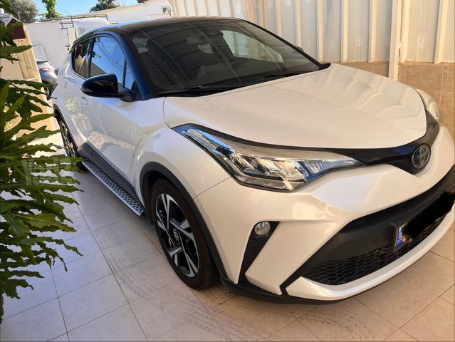 מודעת רכב טויוטה C-HR