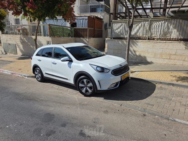 קיה נירו
