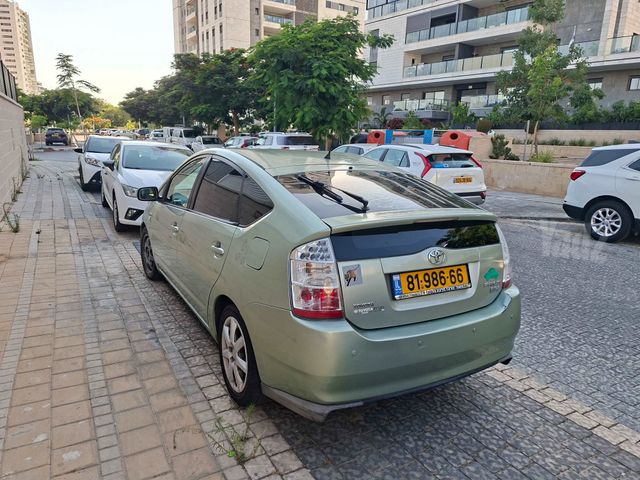 טויוטה פריוס