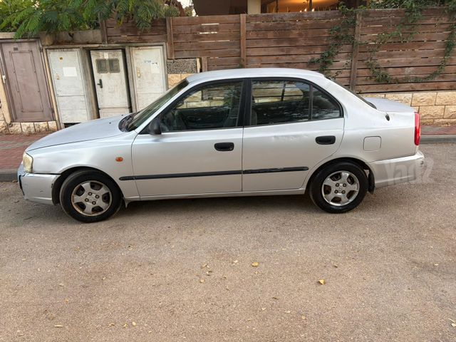 יונדאי אקסנט i25