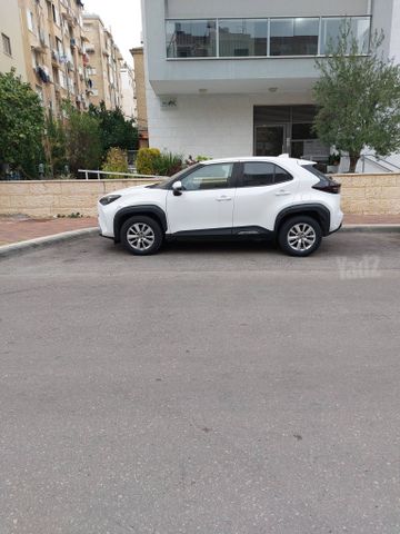 טויוטה יאריס קרוס