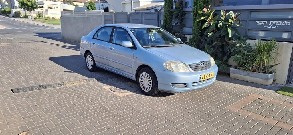 טויוטה קורולה