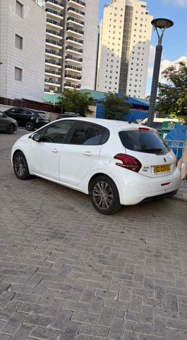 מודעת רכב פיג'ו 208